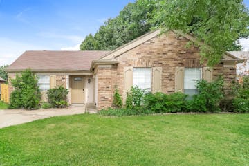 7305 Shadow Bend Dr Fort Worth, TX 76137